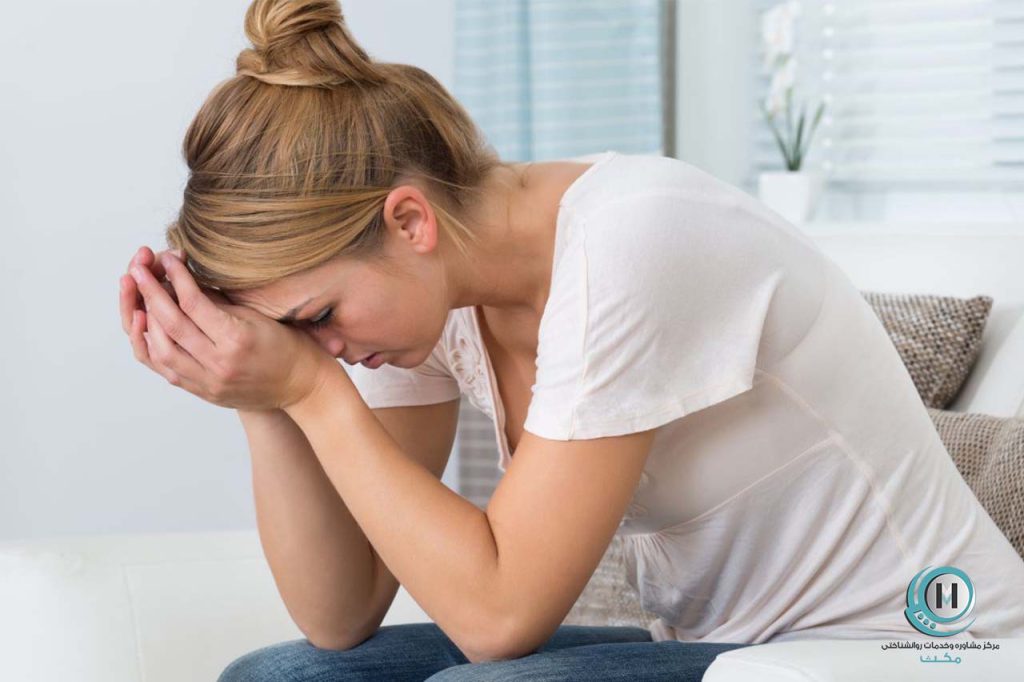 مقایسه اضطراب طبیعی با اختلال اضطرابی! راهنمای ساده تشخیص + زمان مناسب مراجعه به روانشناس راهنمای مقایسه اضطراب طبیعی با اختلال اضطرابی؛ وقتی نگرانی از کنترل خارج میشود